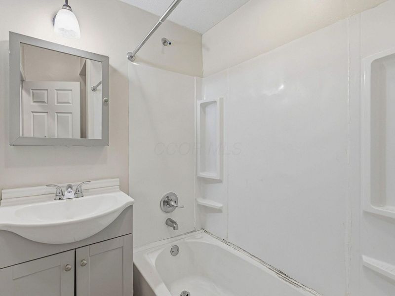 2117 Denune Avenue , Columbus, OH 43211 Photo 25