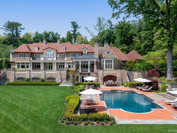 6 Spring Hill Lane , Old Westbury, NY 11568