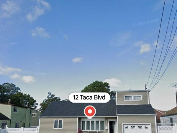 12 Taca Boulevard , Deer Park, NY 11729