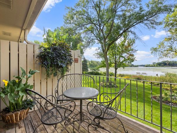 1297 Black Oaks Court N, Plymouth, MN 55447