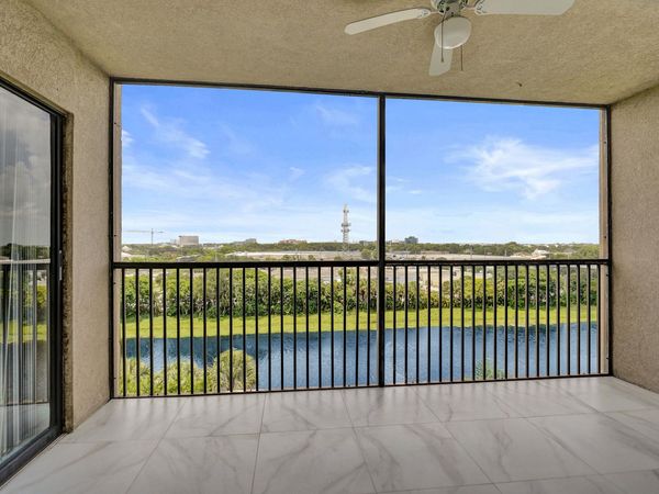2200 S CYPRESS BEND Drive, Unit 707, Pompano Beach, FL 33069