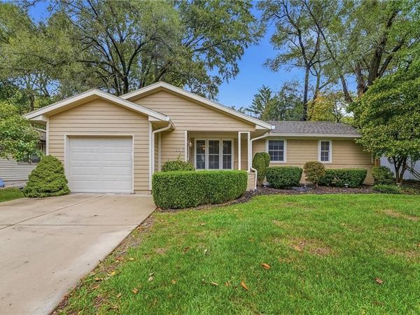 2230 W 71st Street, Prairie Village, KS 66208