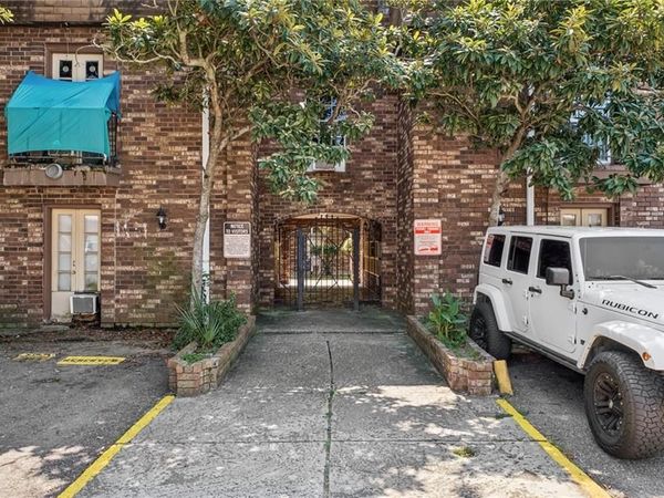 6220 RIVERSIDE Drive , Unit 547, Metairie, LA 70003