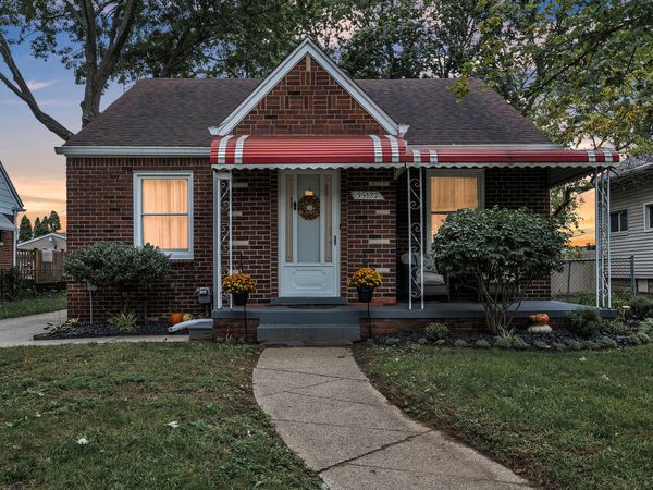 35127 Farragut, Westland, MI 48186
