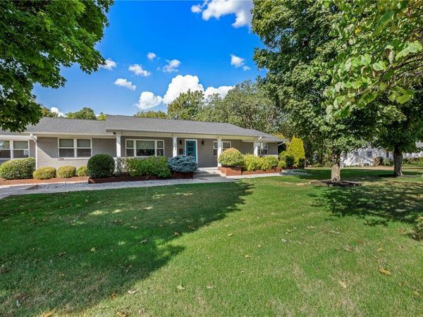 607 NE 2nd Street, Bentonville, AR 72712