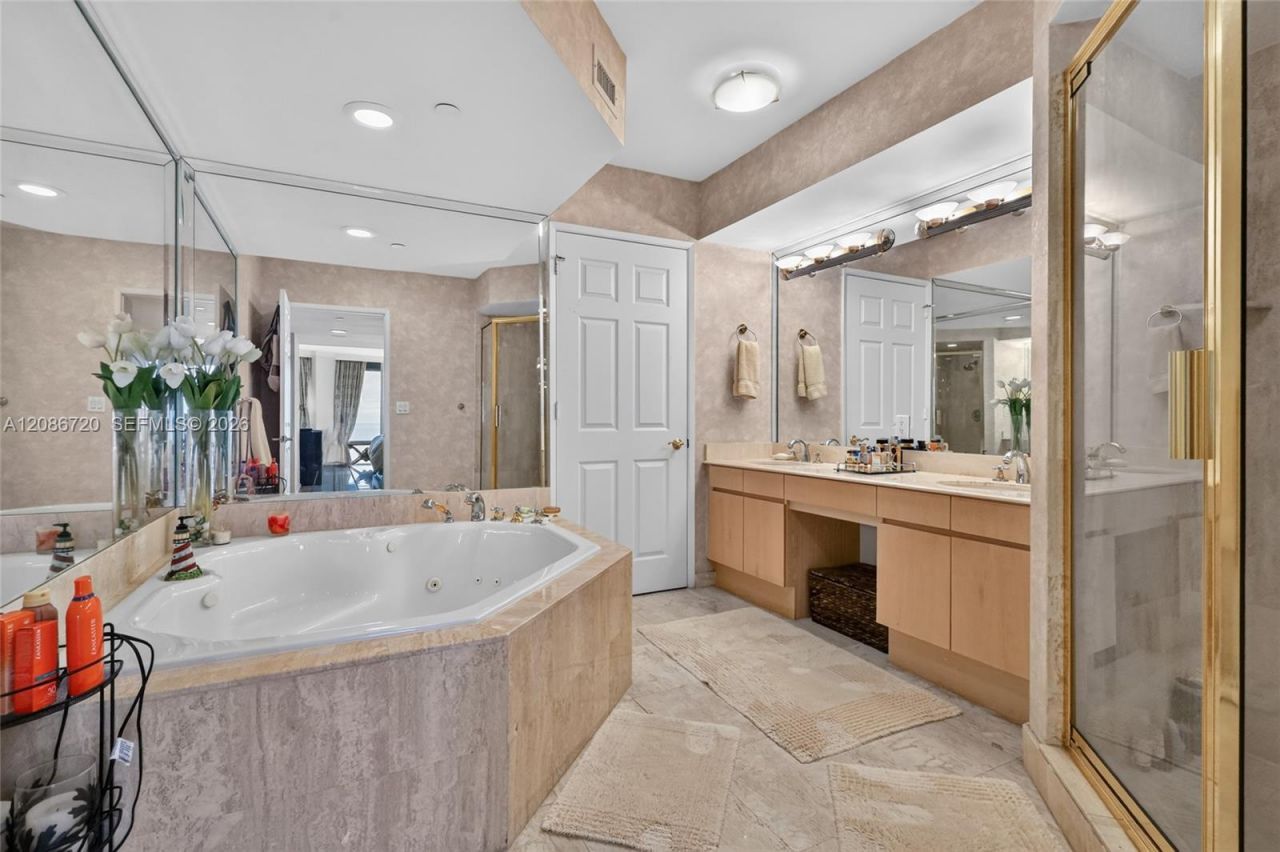 18671 Collins Ave , Unit 2501, Sunny Isles Beach, FL 33160 Photo