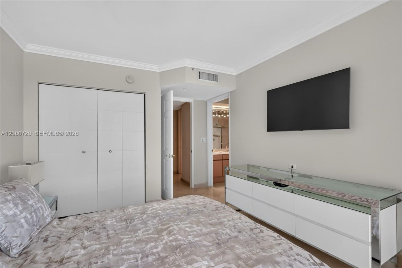 18671 Collins Ave , Unit 2501, Sunny Isles Beach, FL 33160 Photo