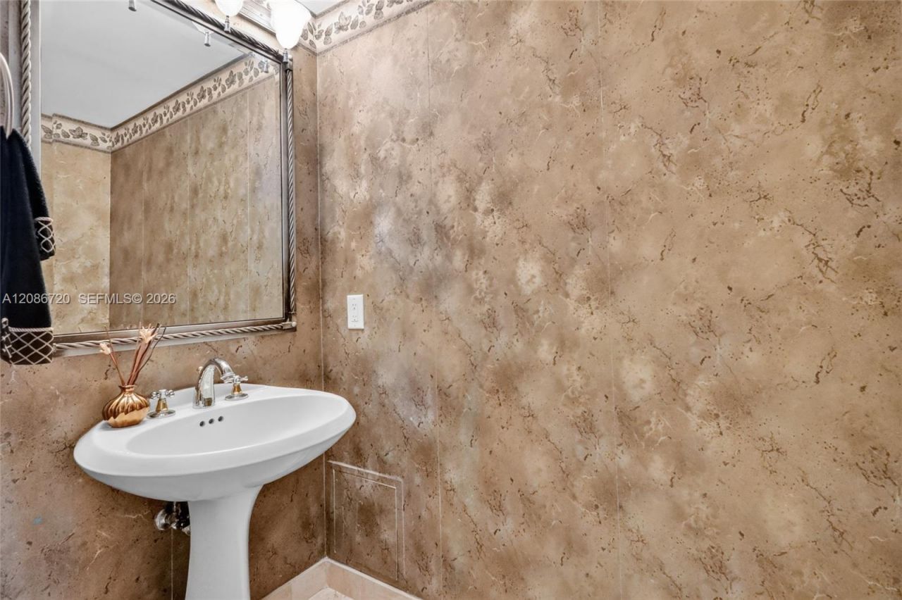 18671 Collins Ave , Unit 2501, Sunny Isles Beach, FL 33160 Photo