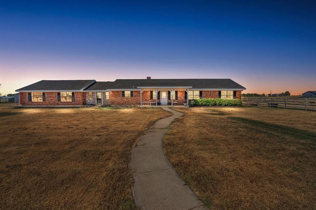 8871 Sam Bass Road, Sanger, TX 76266 Main Photo