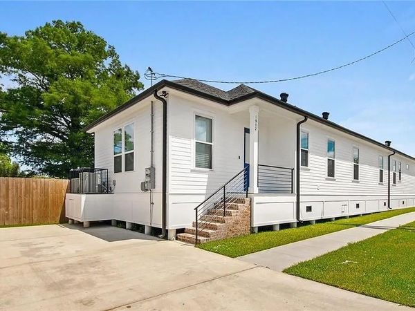 1902 CLOUET Street , New Orleans, LA 70117