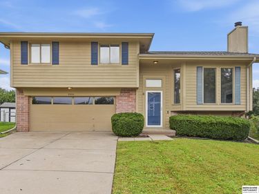 8006 S 152nd Street, Omaha, NE 68138