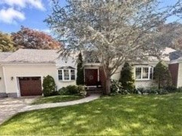 270 Gardner St, New Bedford, MA 02740