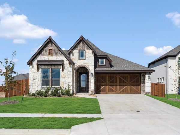 913 Endicott Drive, Red Oak, TX 75154