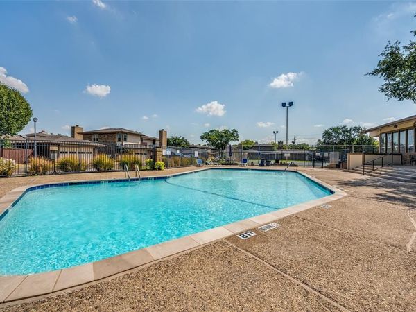10 W Meadow Lane, Bedford, TX 76021