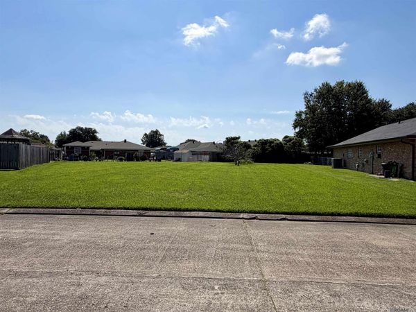2018 Ray Dr, Houma, LA 70363