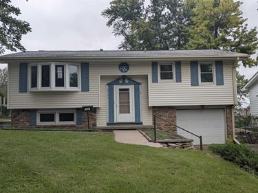 9134 Taylor Street, Omaha, NE 68134