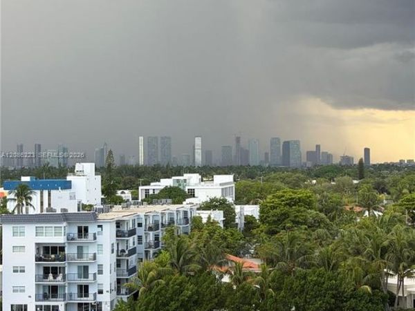 2555 Collins Ave , Unit 910, Miami Beach, FL 33140