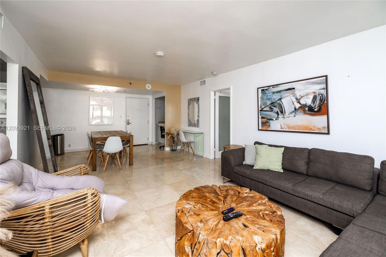 5225 Collins Ave , Unit 1114, Miami Beach, FL 33140 Photo