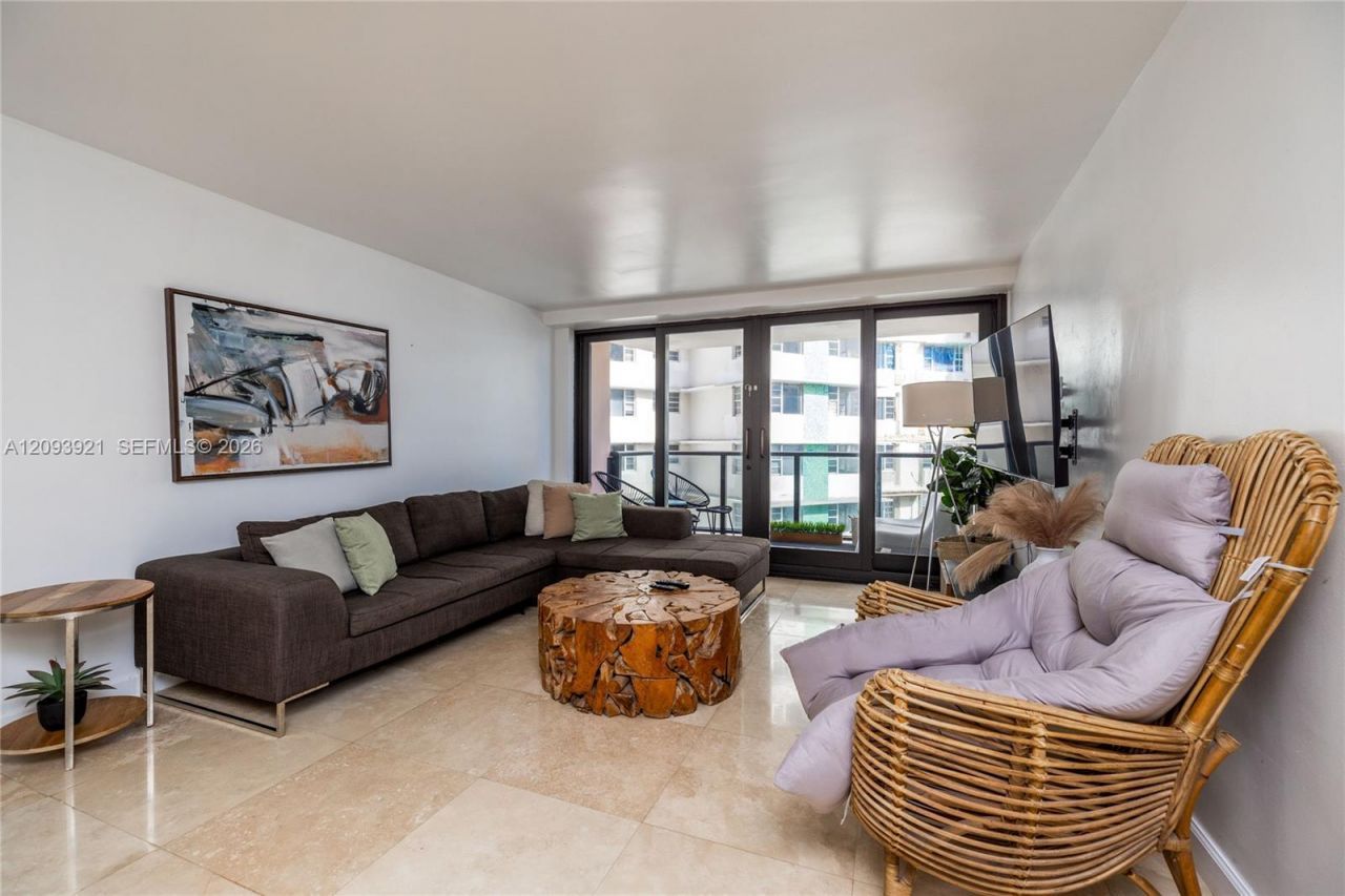 5225 Collins Ave , Unit 1114, Miami Beach, FL 33140 Photo