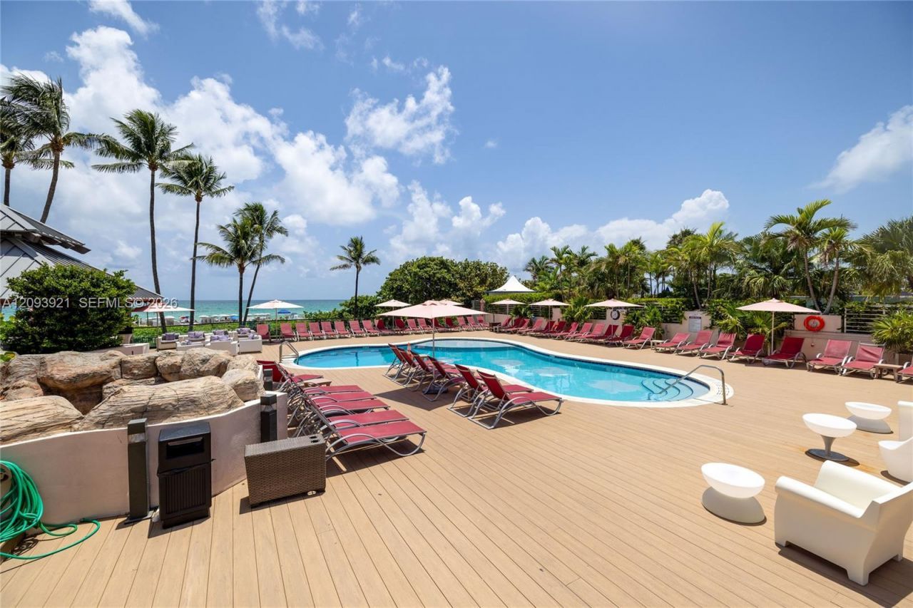 5225 Collins Ave , Unit 1114, Miami Beach, FL 33140 Photo