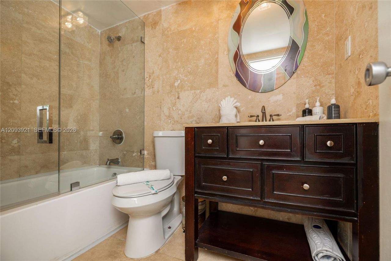 5225 Collins Ave , Unit 1114, Miami Beach, FL 33140 Photo