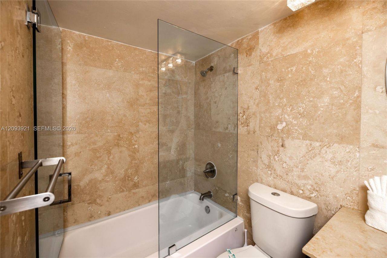 5225 Collins Ave , Unit 1114, Miami Beach, FL 33140 Photo