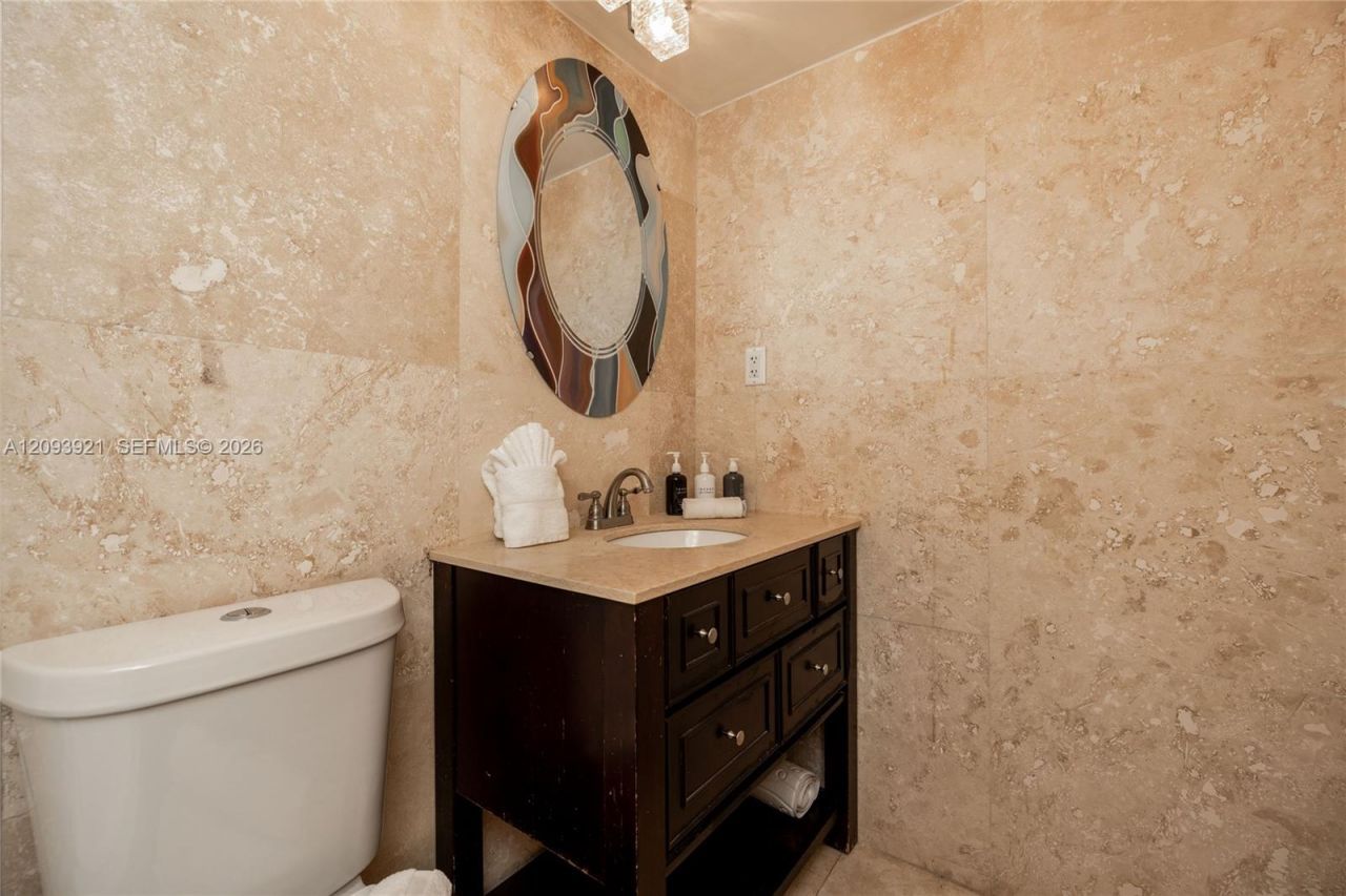 5225 Collins Ave , Unit 1114, Miami Beach, FL 33140 Photo