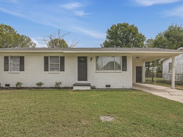 1209 Mary Street , Paragould, AR 72450