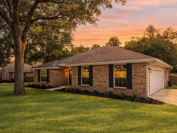 5998 Ridgeview Dr, Milton, FL 32570