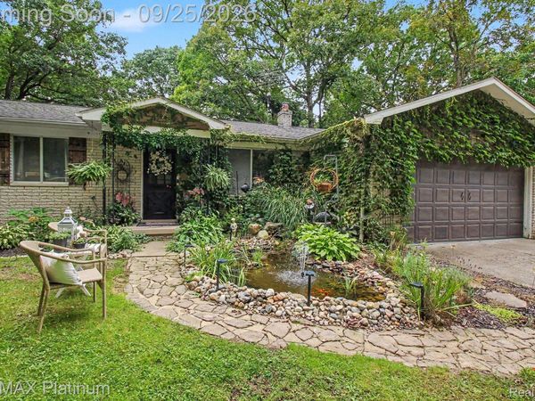 5338 King Road, Genoa Township, Mi 48843
