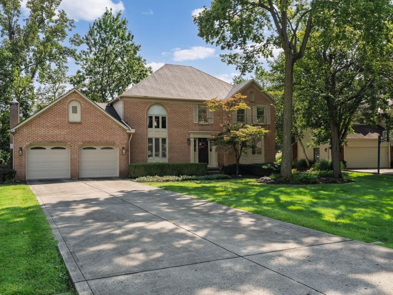 317 Wheaton Court, Columbus, OH 43235 Photo 2