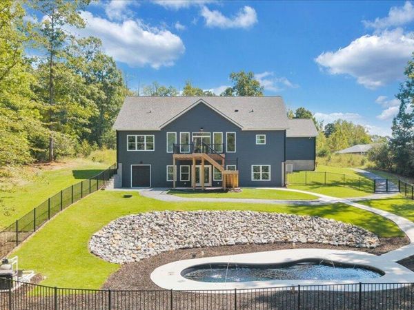 422 Lakewatch CIR, Moneta, VA 24121