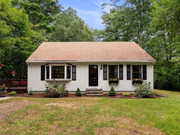 597 Liberty St, Rockland, MA 02370