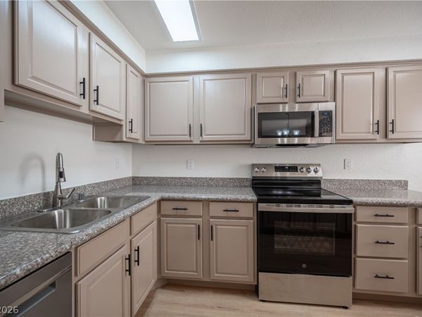 4381 Alexis Drive, Unit 332, Las Vegas, NV 89103