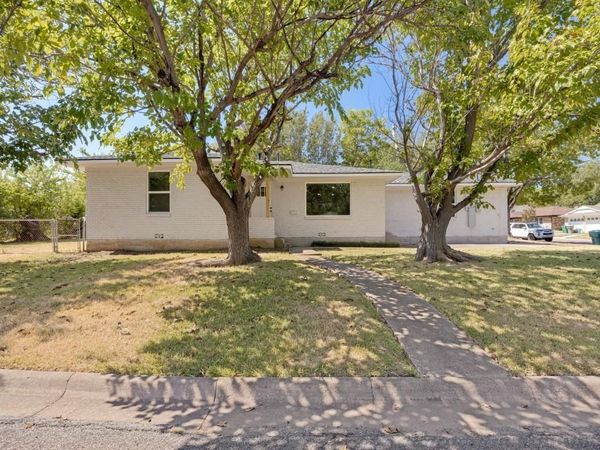 400 W Anita Street , Sherman, TX 75092