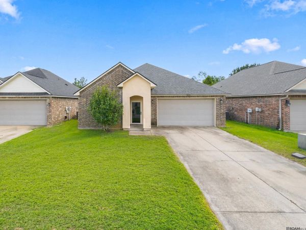 10626 Dodger Dr, Denham Springs, LA 70726