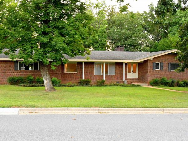 5808 Lenlock Circle SE, Huntsville, AL 35802