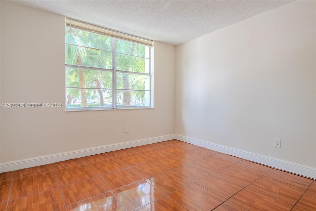 482 NW 165th St Rd , Unit A-201, Miami, FL 33169 Photo