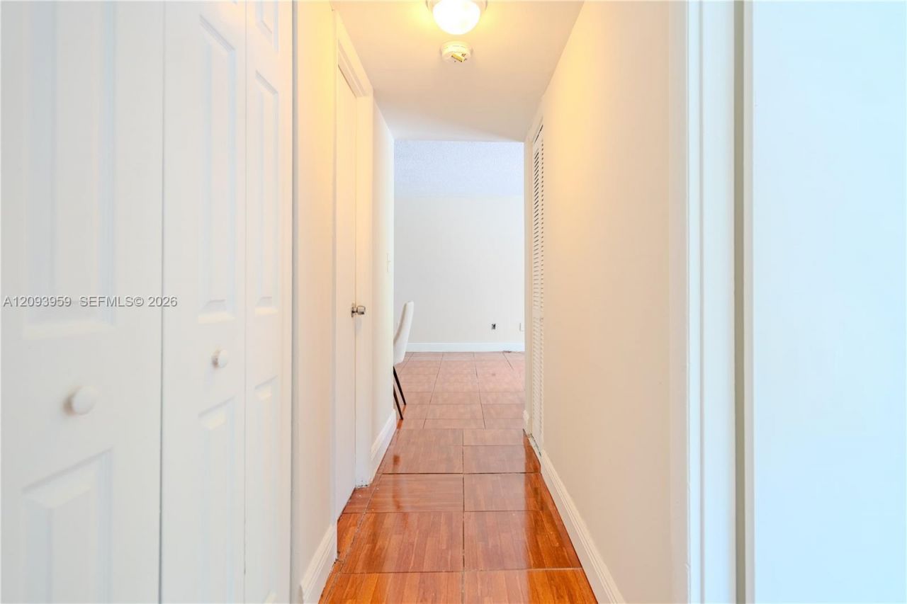 482 NW 165th St Rd , Unit A-201, Miami, FL 33169 Photo