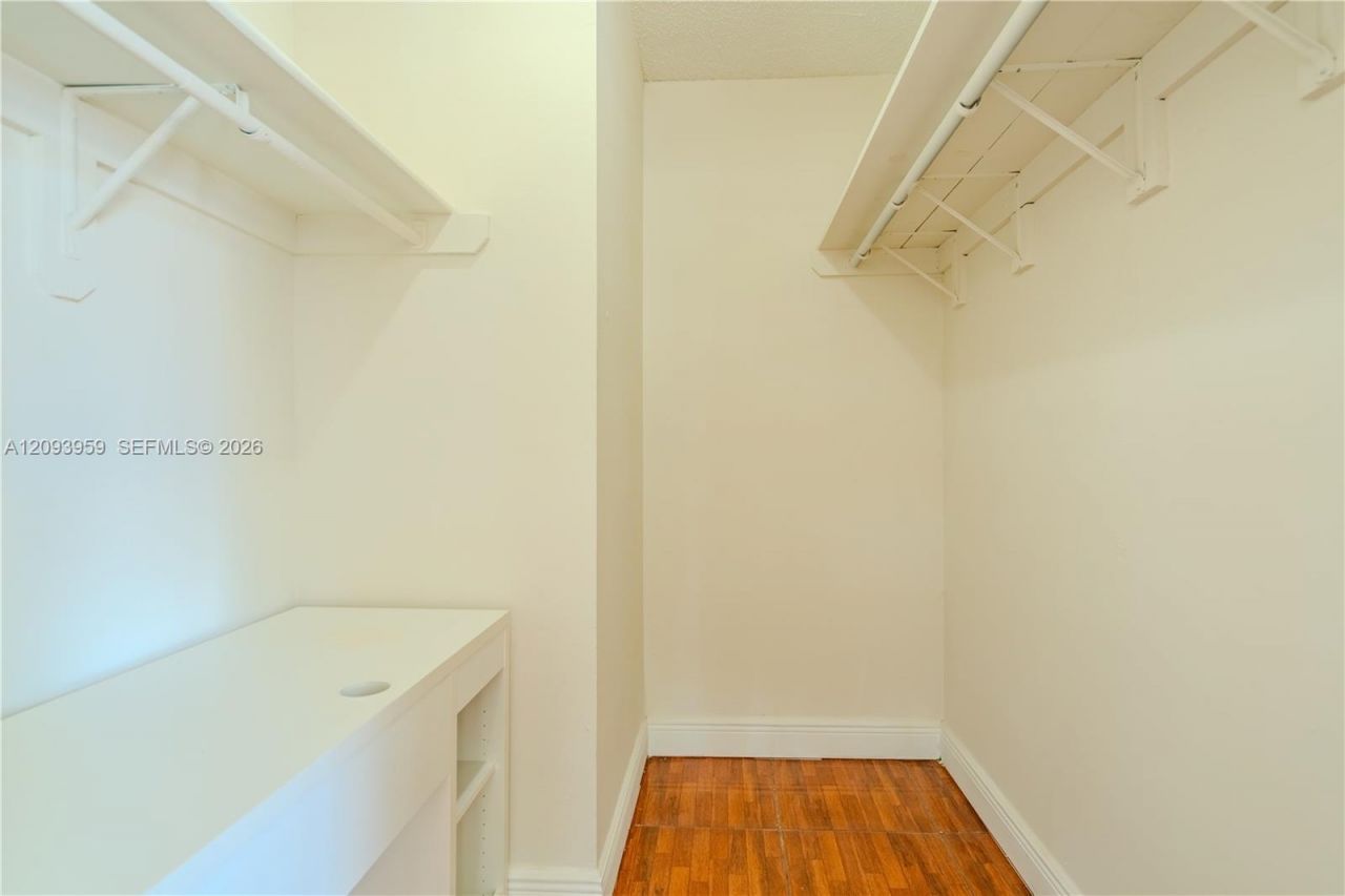 482 NW 165th St Rd , Unit A-201, Miami, FL 33169 Photo