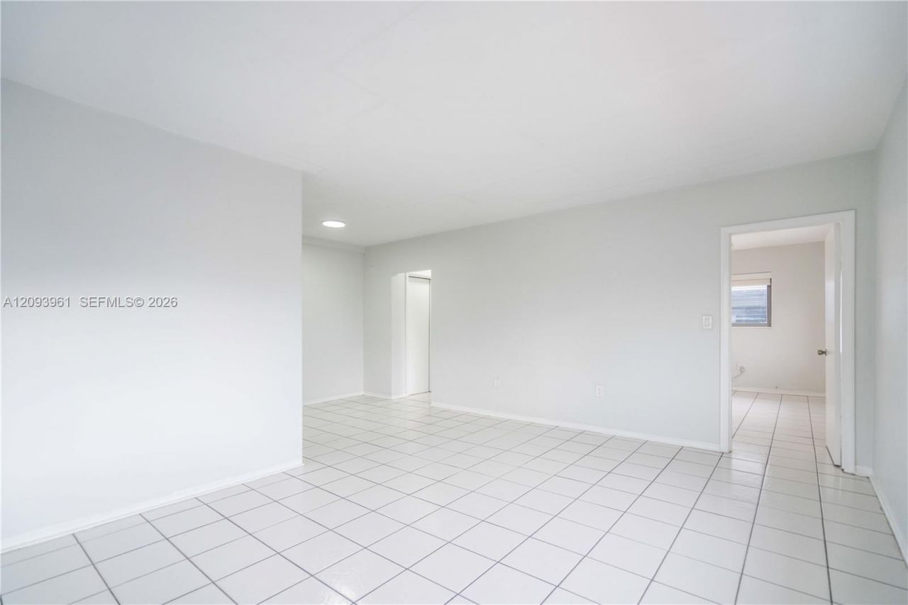 7315 Harding Ave, Unit 10, Miami Beach, FL 33141 Photo