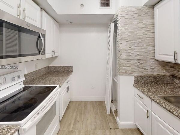 219 NW 12th Ave, Unit 514, Miami, FL 33128