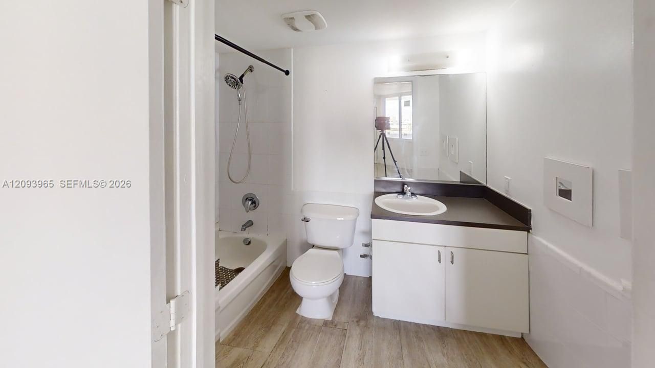 219 NW 12th Ave, Unit 514, Miami, FL 33128 Photo