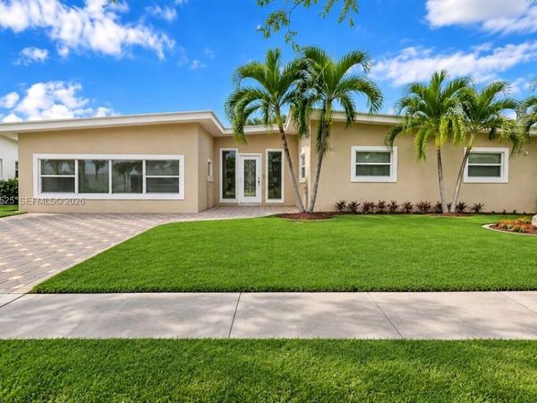 2251 NE 191st St , Miami, FL 33180