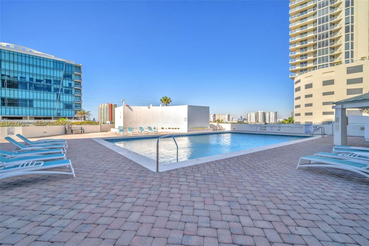 16485 Collins Ave, Unit OS35C, Sunny Isles Beach, FL 33160 Photo