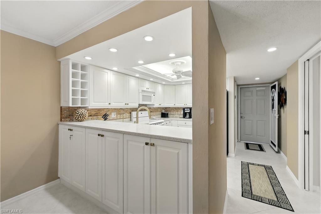 26000 Hickory Blvd , Unit 204, Bonita Springs, FL 34134 Photo