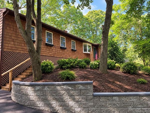 2398 River Road, Calverton, NY 11933