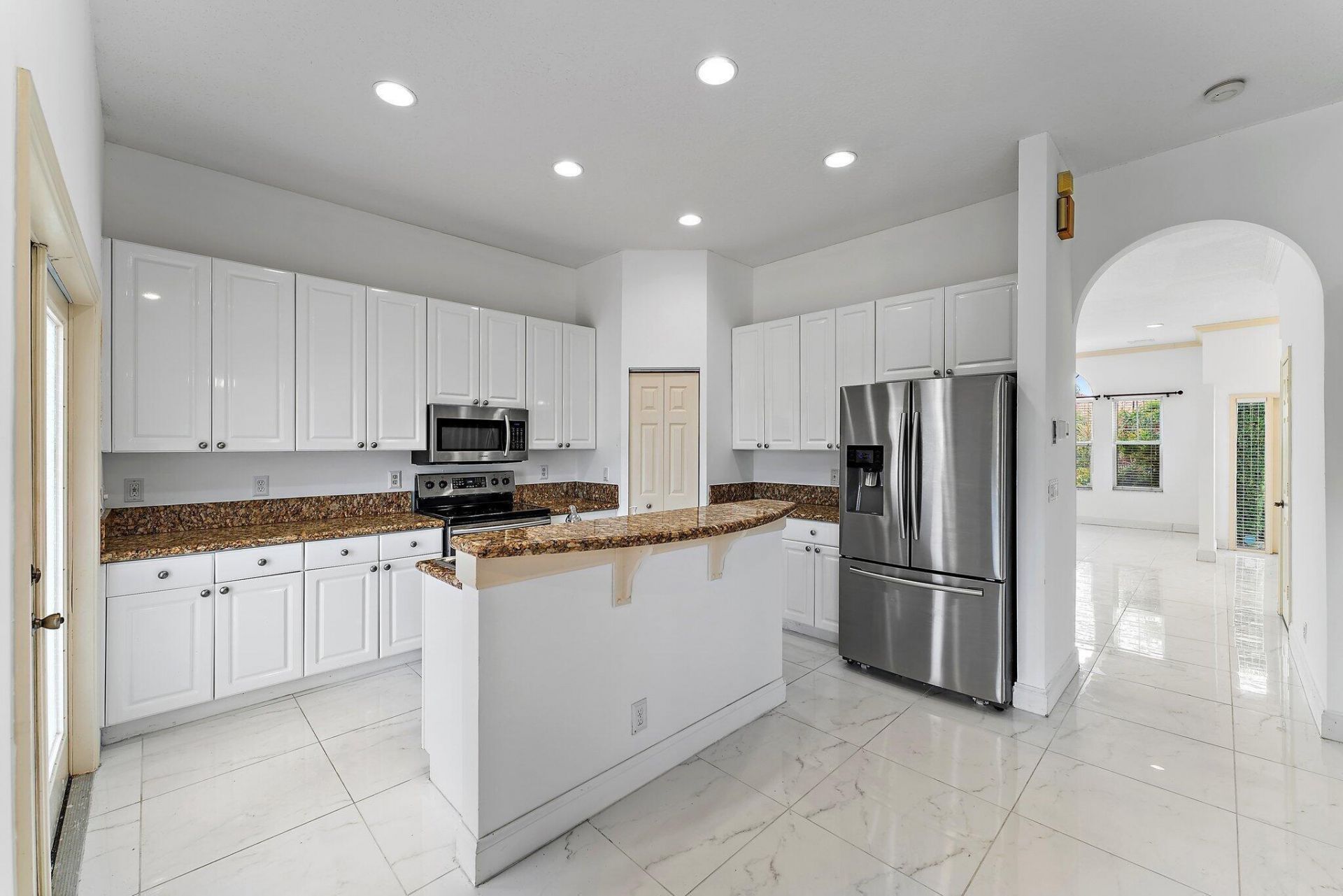 3210 El Camino Real, West Palm Beach, FL 33409 Photo