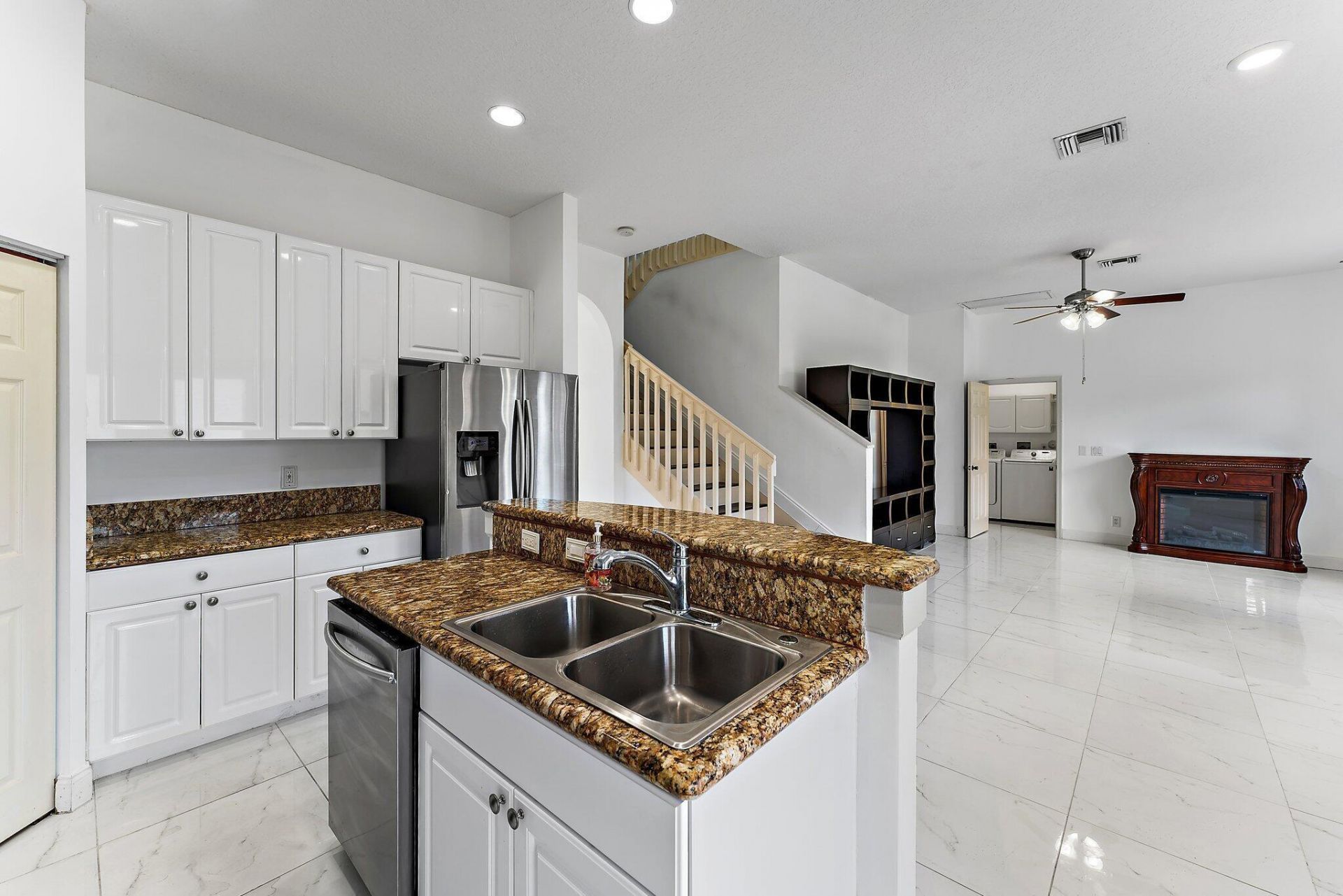 3210 El Camino Real, West Palm Beach, FL 33409 Photo