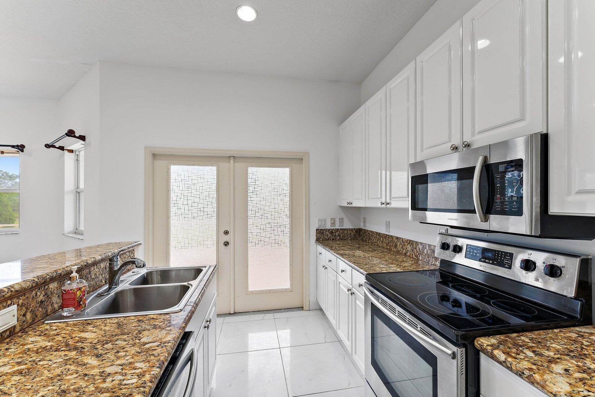 3210 El Camino Real, West Palm Beach, FL 33409 Photo